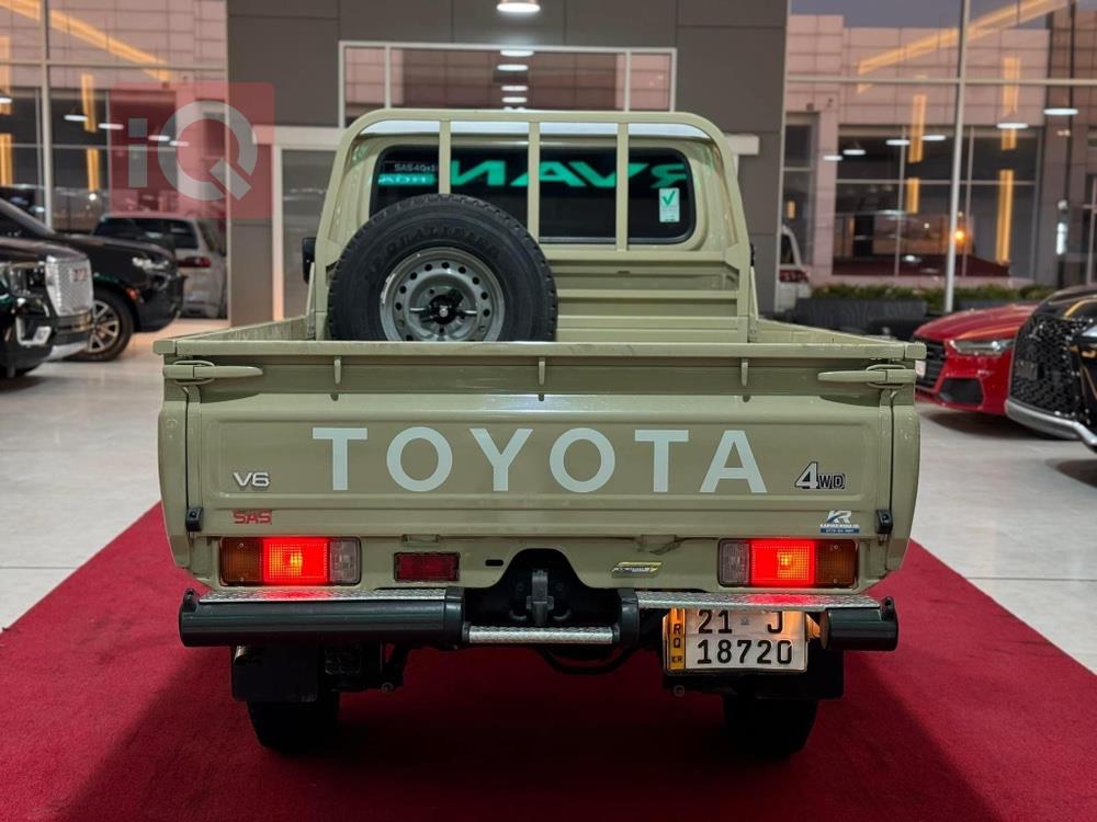 Toyota Land Cruiser Pickup